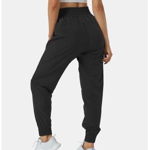 Halara Joggers